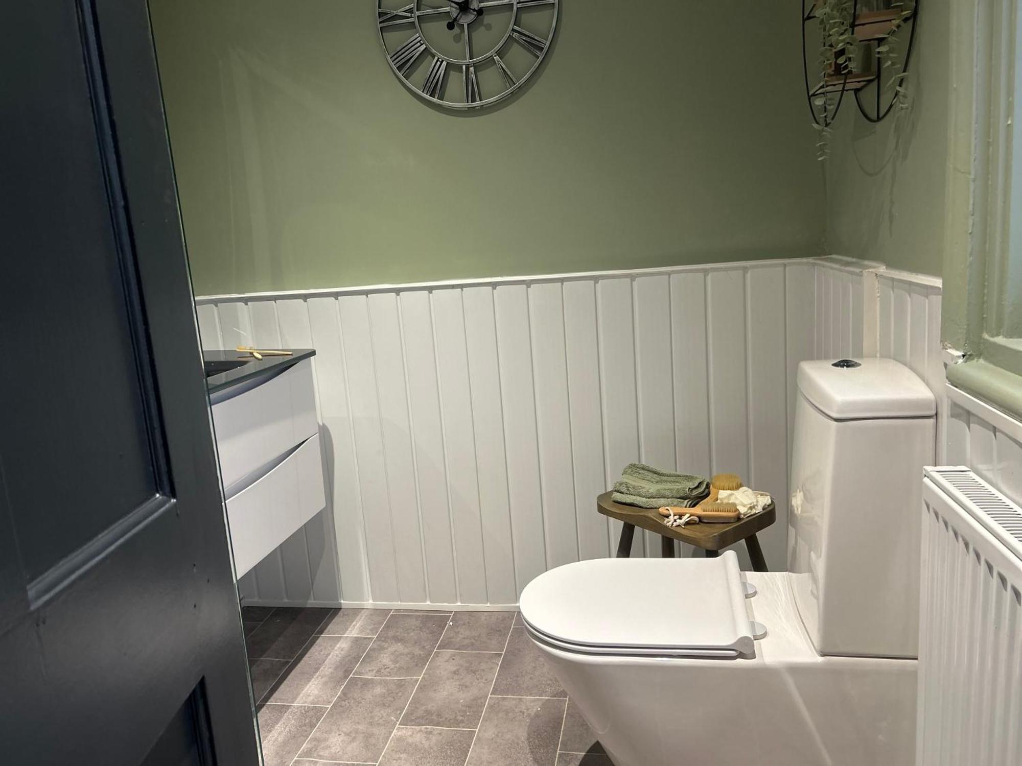 Park View Is A Beautiful Whole Entire House Close To Town Centre, Sleeps 8 In 4 Rooms, 2 Doubles And 4 Single Beds With 2 Shower Rooms, Available For Holidays, Insurance Stays, Trades People, Contractors, Pets Welcome Wisbech Luaran gambar