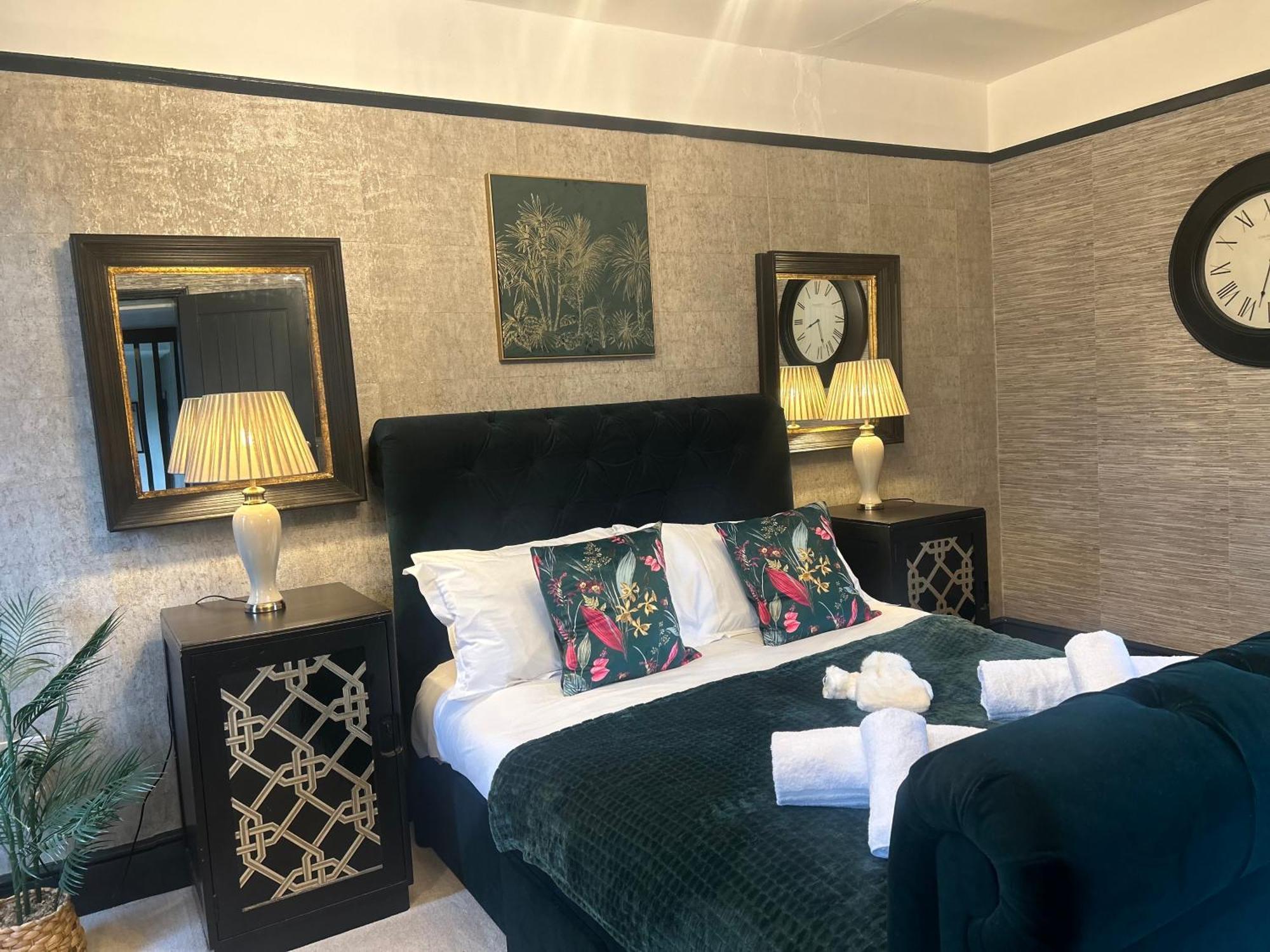 Park View Is A Beautiful Whole Entire House Close To Town Centre, Sleeps 8 In 4 Rooms, 2 Doubles And 4 Single Beds With 2 Shower Rooms, Available For Holidays, Insurance Stays, Trades People, Contractors, Pets Welcome Wisbech Luaran gambar