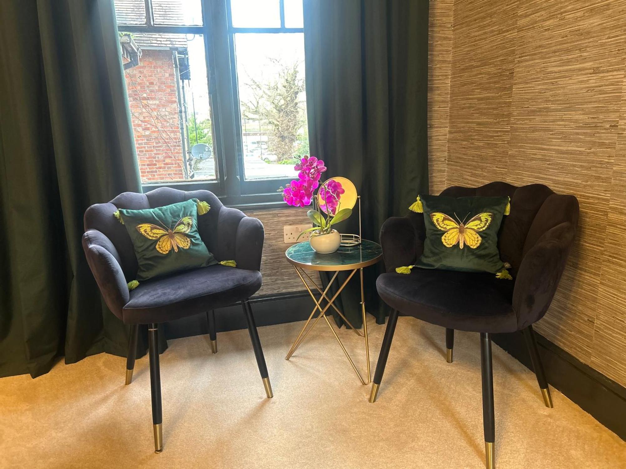 Park View Is A Beautiful Whole Entire House Close To Town Centre, Sleeps 8 In 4 Rooms, 2 Doubles And 4 Single Beds With 2 Shower Rooms, Available For Holidays, Insurance Stays, Trades People, Contractors, Pets Welcome Wisbech Luaran gambar